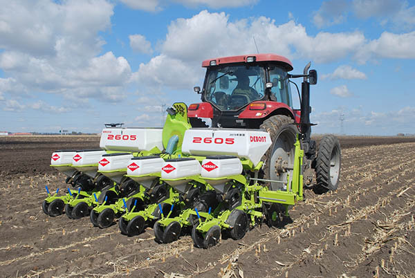 马斯奇奥气吸式玉米免耕播种机,夏播玉米播种机