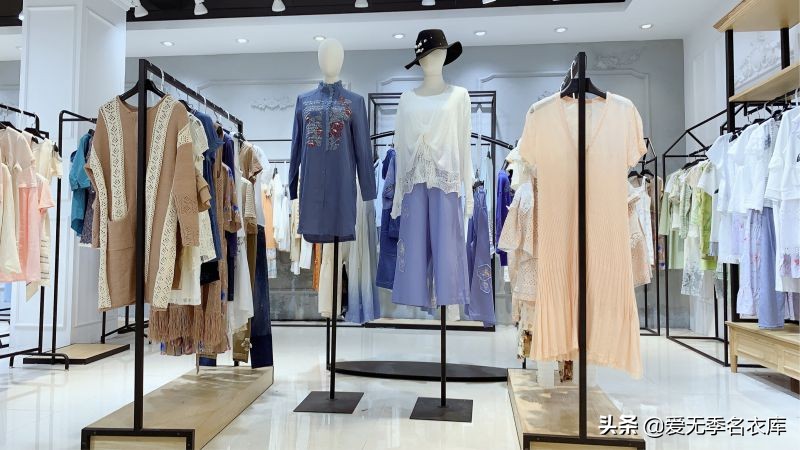 新手开服装店货源怎么找 (开服装店货源要怎么找)