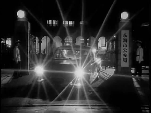 票价三毛钱、却拿下过亿票房，这个四十年前神片现在真拍不出来了