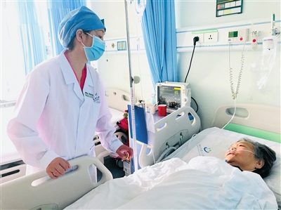 治疗新冠肺炎的新药在三亚启动临床研究——三亚中心医院国家药物临床试验机构负责人林玲介绍相关情况