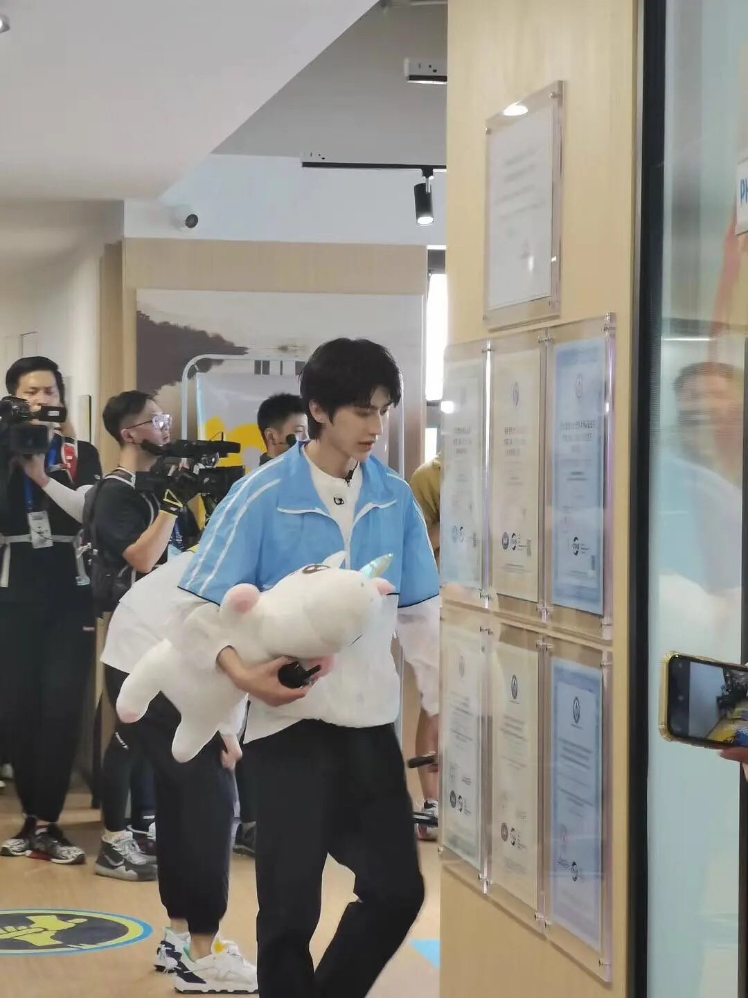 跑男全员祝郑恺生日快乐,跑男蔡徐坤生日祝福