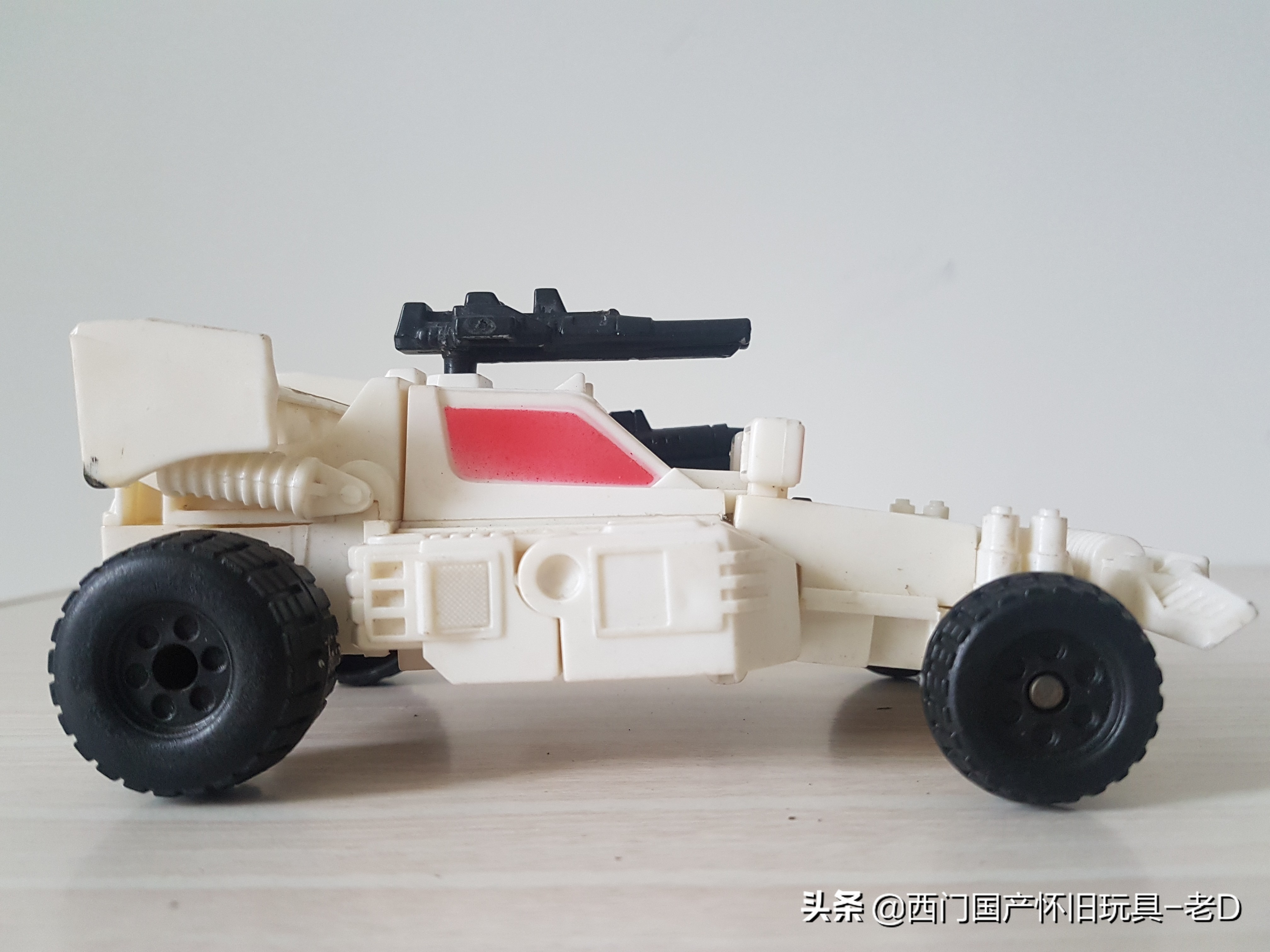 0119 变形金刚- 万宝路赛车(乔伊)老D