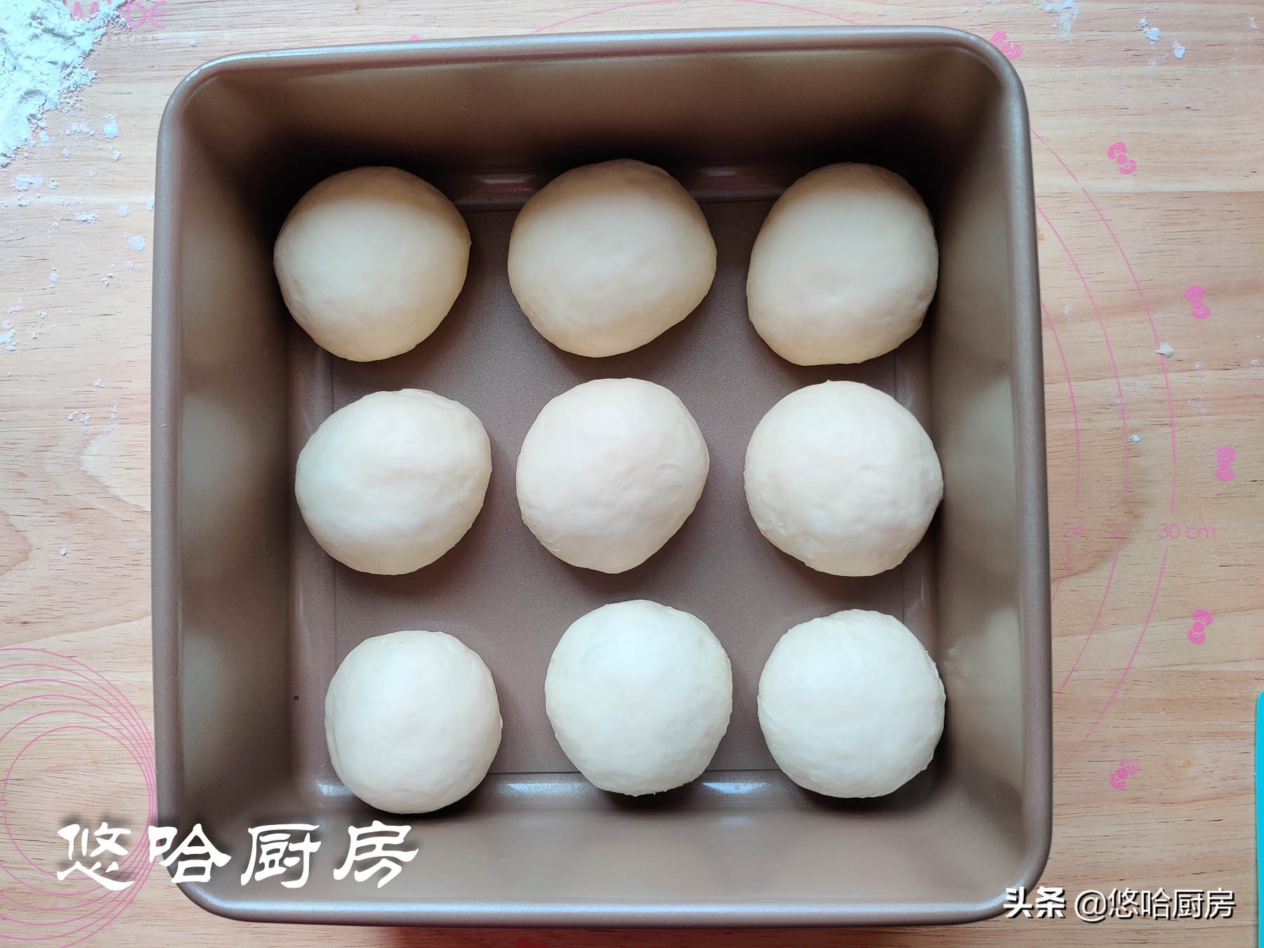 爱吃面包不用花钱买,香甜的松软小面包快快动手制作吧