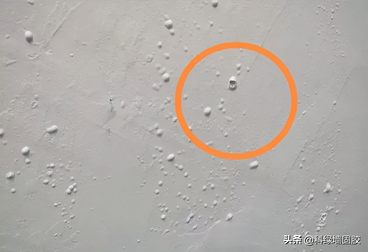 刮完腻子起小气泡可以打磨么,第二遍腻子怎么会有小气泡