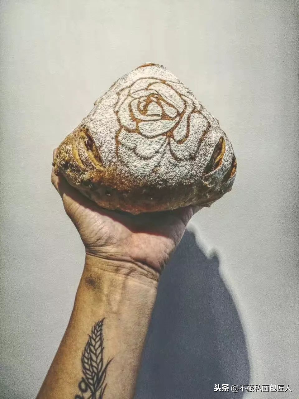 这位面包师“不务正业”,却做得一手好面包