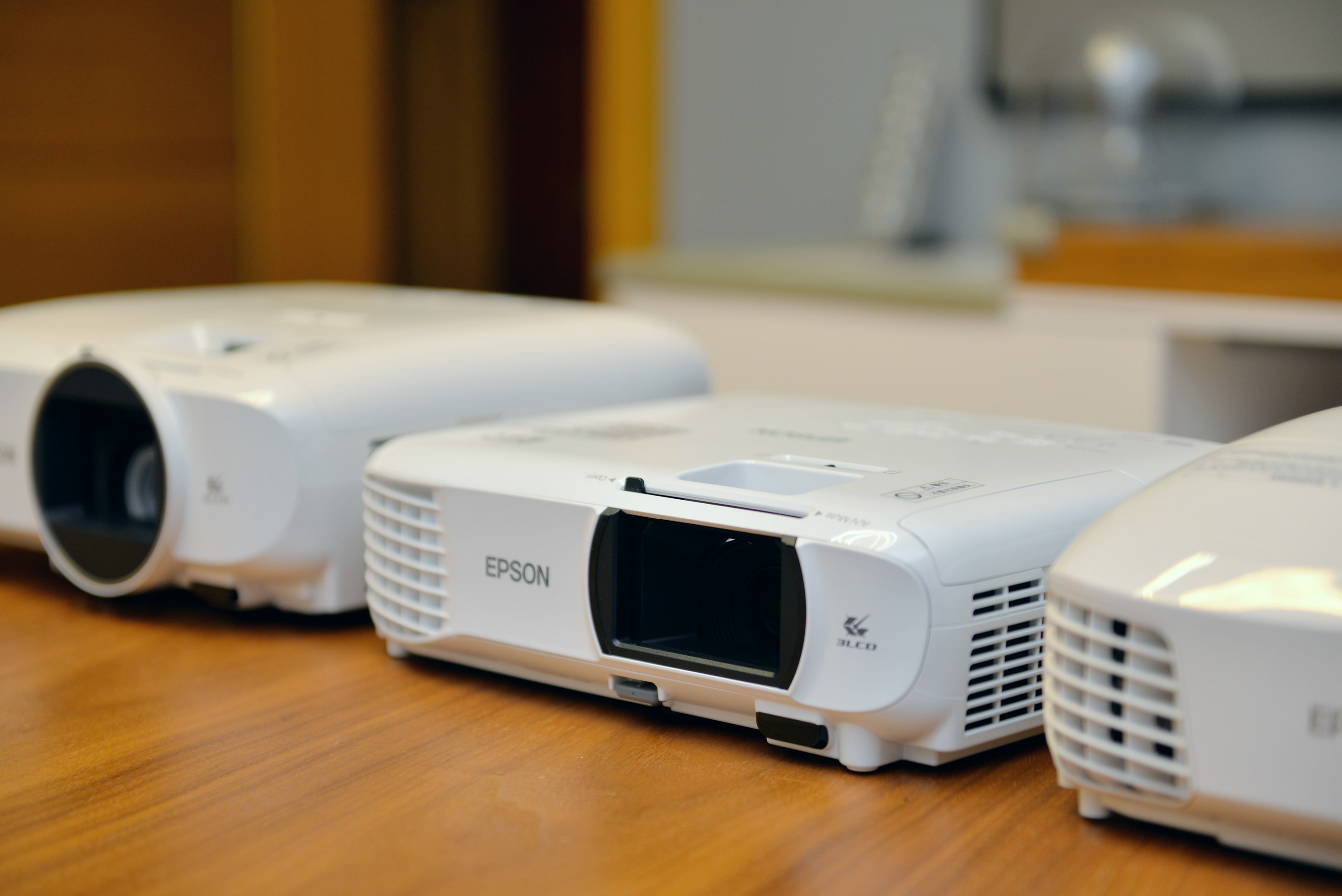 数十款桌面神器，打造100寸娱乐桌面，投影与显示器的完美结合