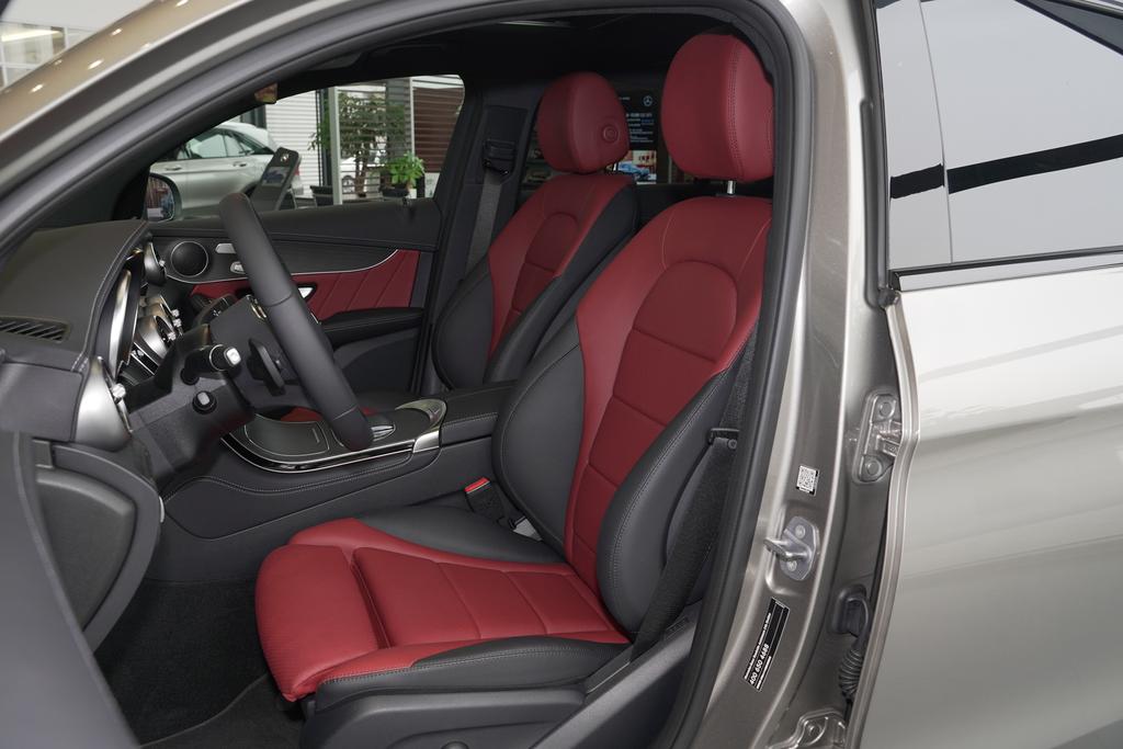 奔驰glc4maticamgline轿跑suv,奔驰glcsuv霸气出场