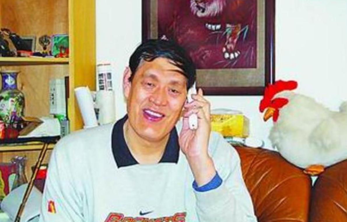 穆铁柱葬礼现场,郑海霞穆铁柱巨人症