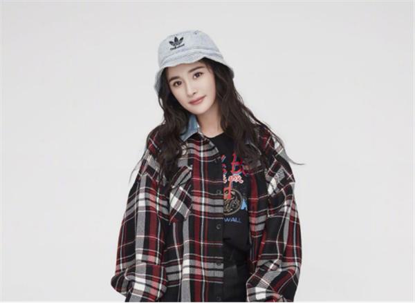 今年流行烫一款免打理减龄大气,2019流行懒人造型烫