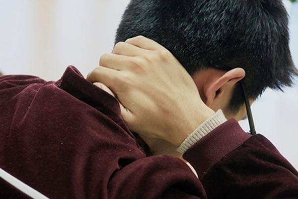 经常跑外卖怎么肩膀疼,经常侧卧睡肩膀突然疼