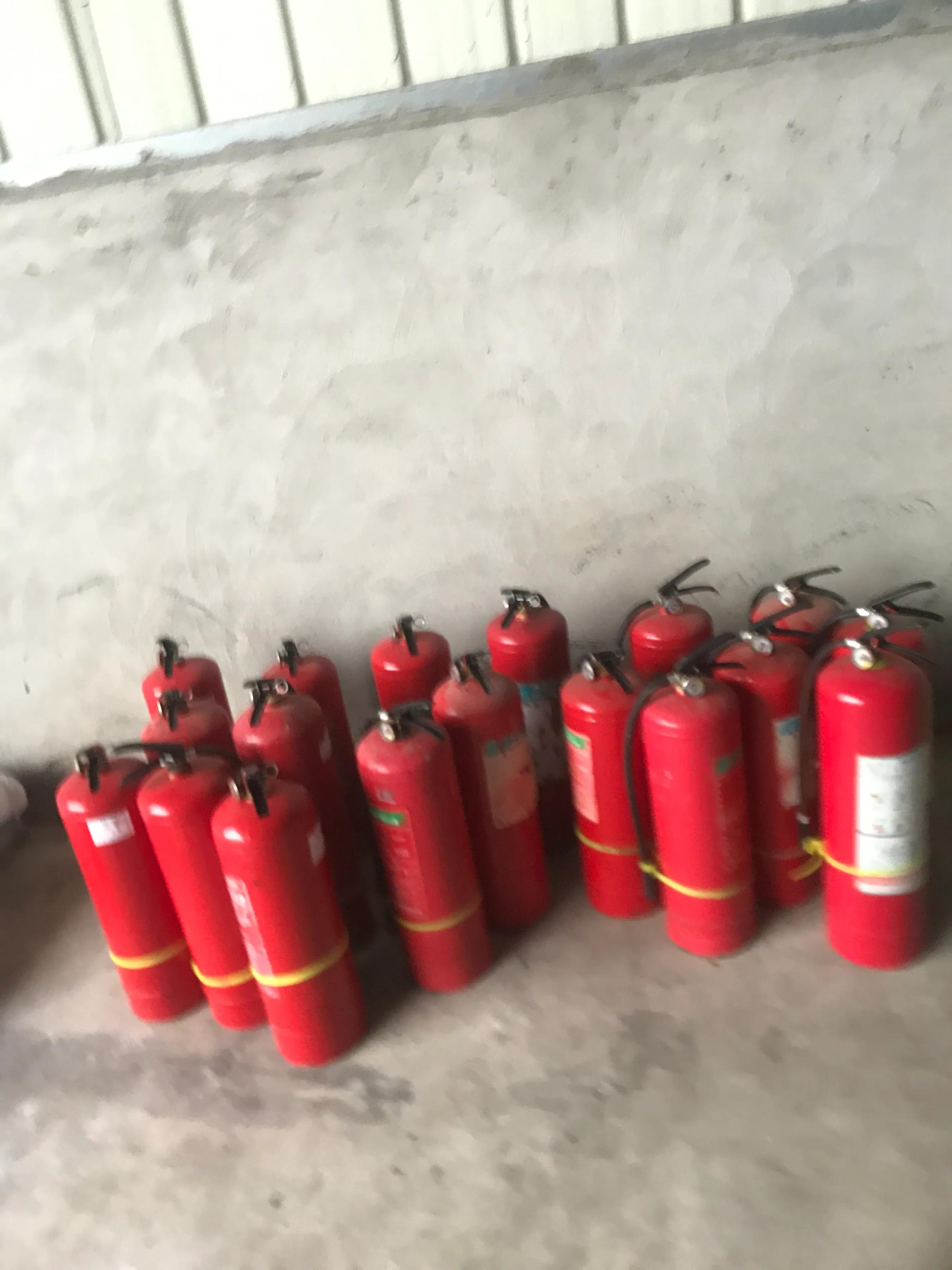 不能喷水，不要报警