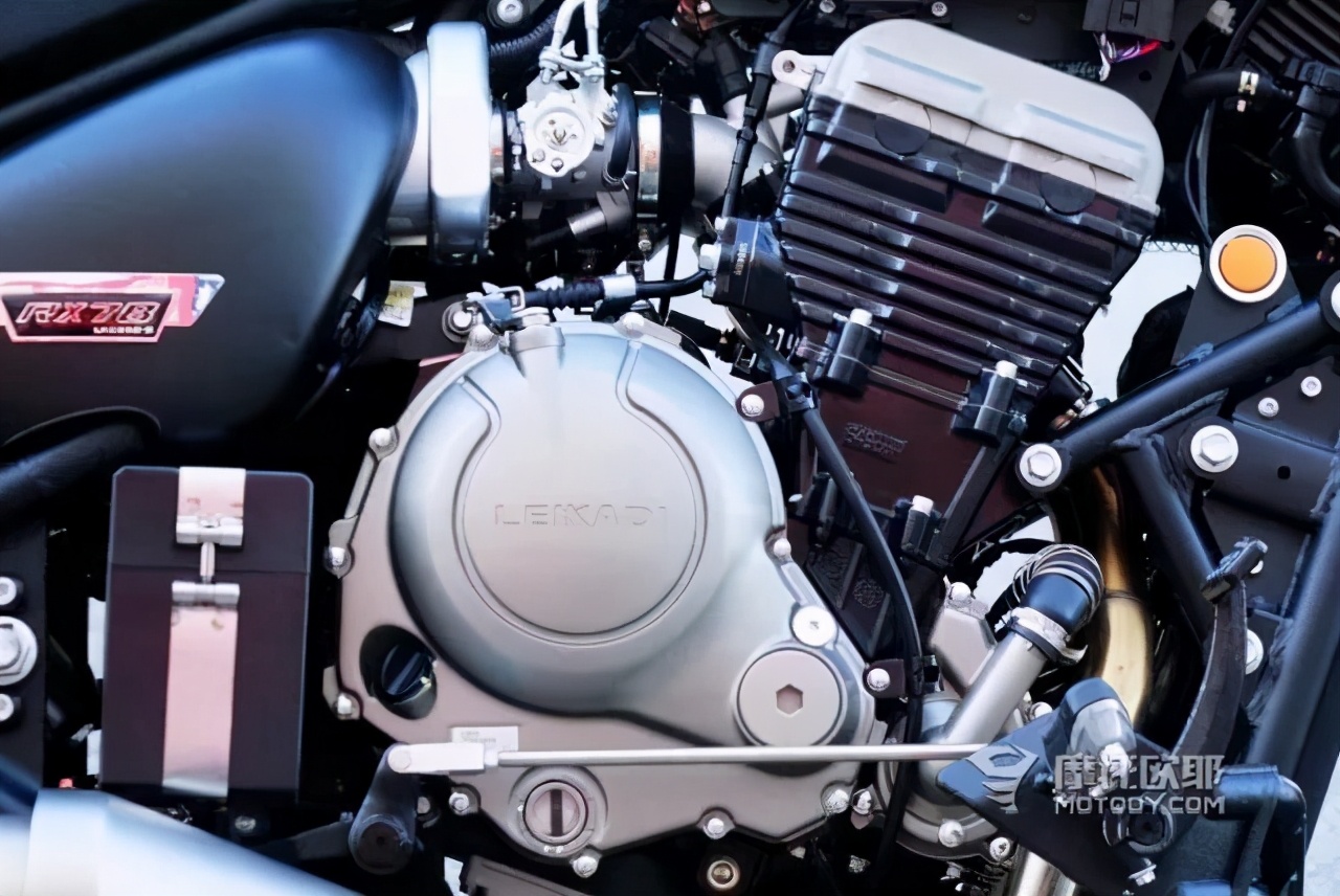 铁汉不柔情，38800元起650cc雷克RX7巡航车运动版