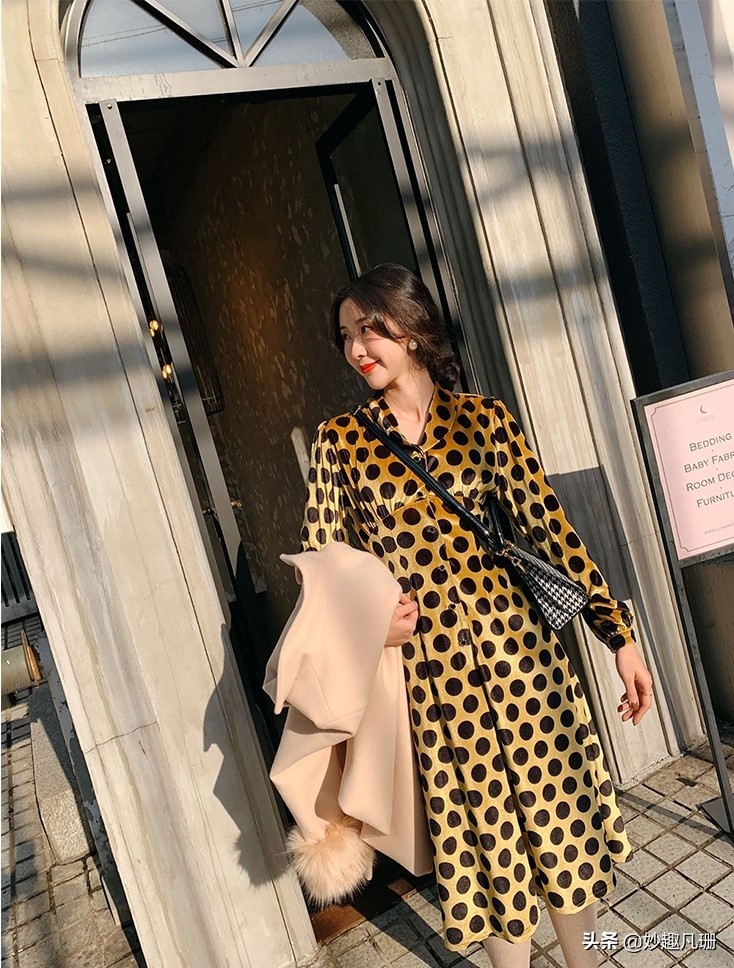 高端年会气质礼服推荐高级感,华丽设计感年会时尚轻奢高级礼服