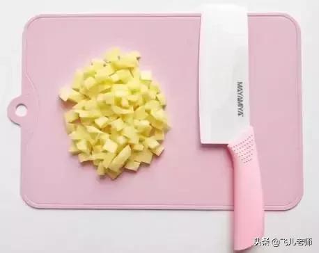 六个月宝宝加辅食，这三道辅食好消化、防便秘，肠道更健康