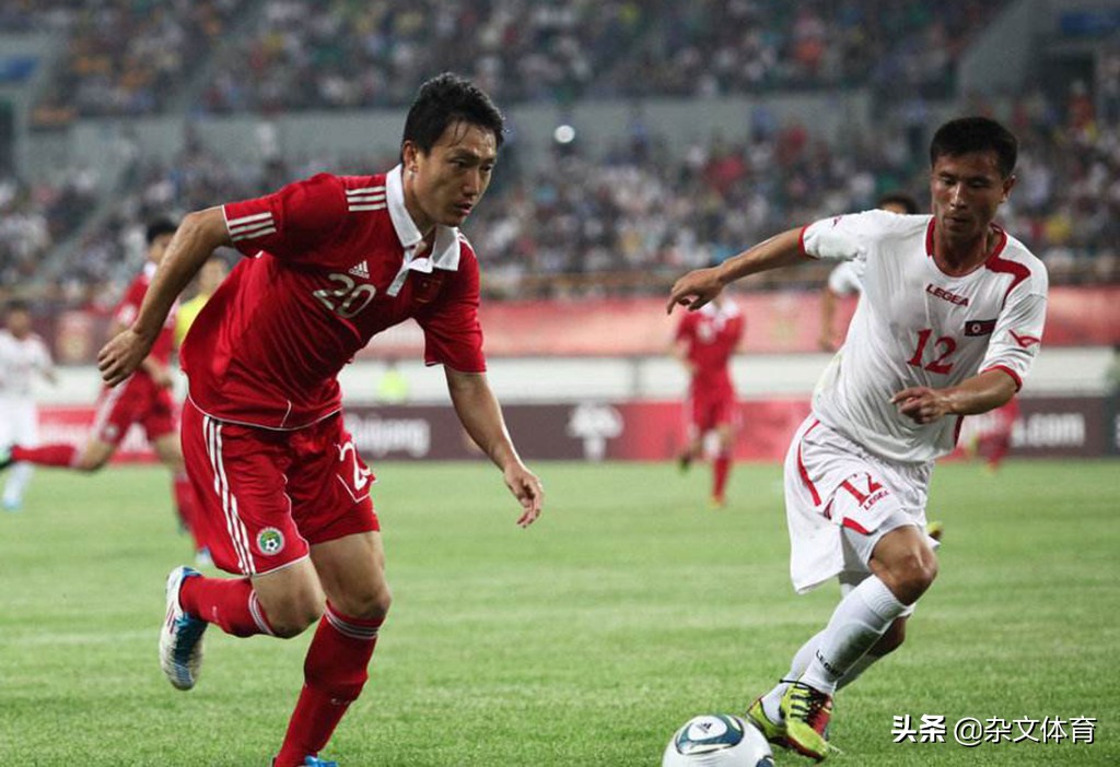 39岁前国脚反对中超限薪！曾错过英超热刺队，妻子是澳洲博士