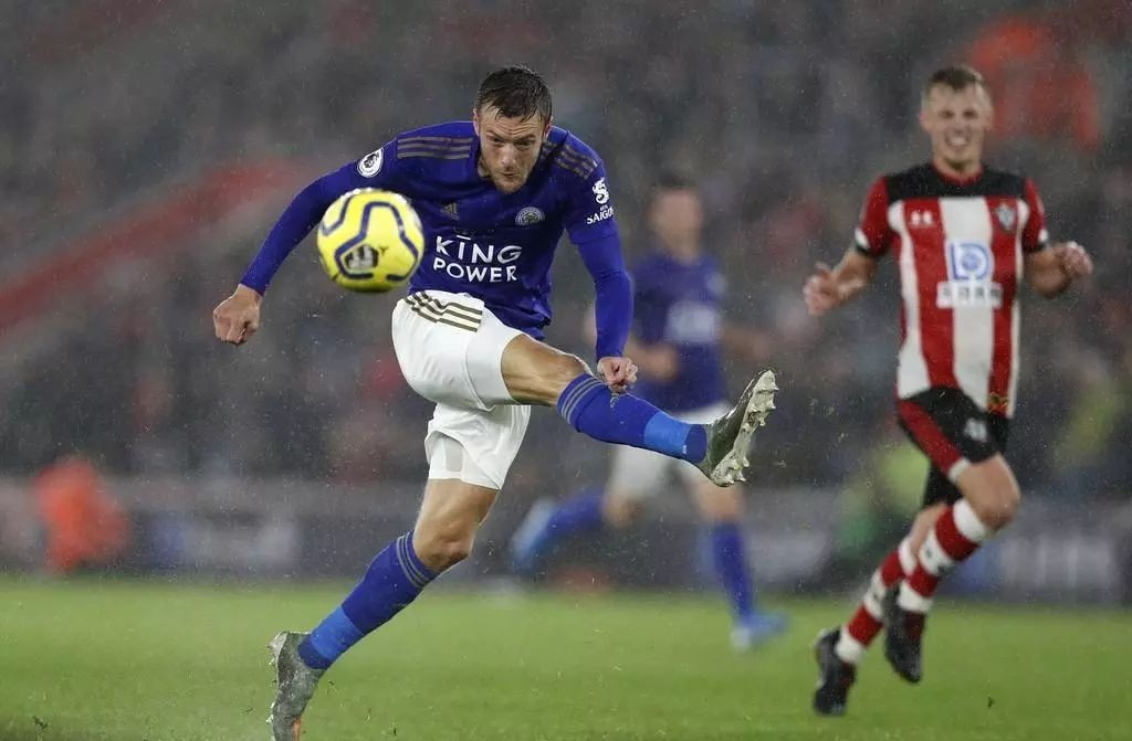 瓦尔迪领跑金靴,瓦尔迪英超首秀至今在联赛造168球