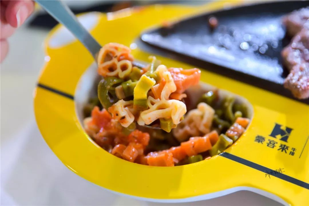 小汽车开上宝宝餐桌，妈妈再也不用烦恼宝宝不爱吃饭啦