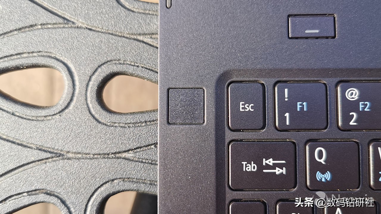 acerswift7二合一笔记本评测,宏碁蜂鸟swift7轻薄本