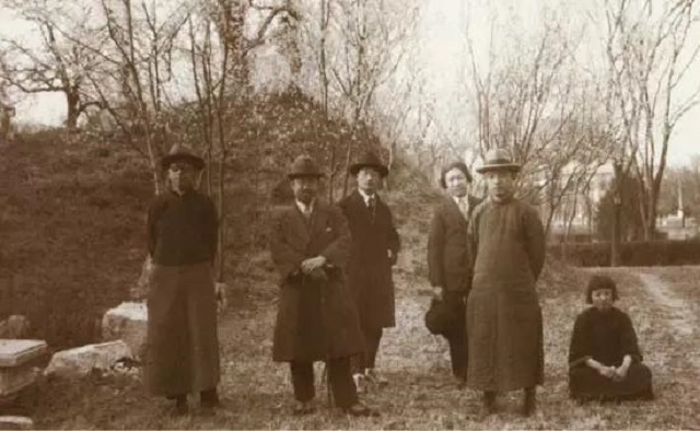 朱自清背影骗了我们多少年 (背影朱自清父子二人的代沟)