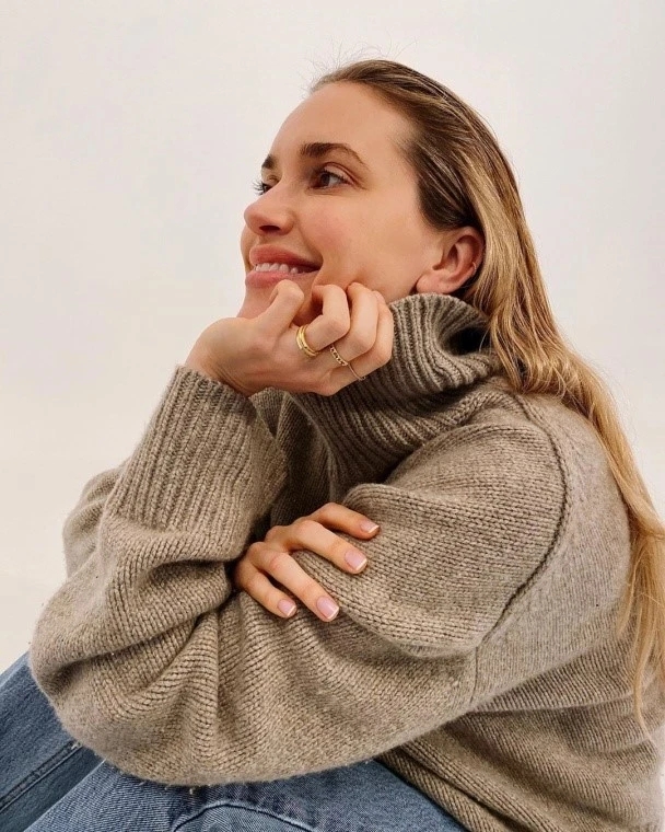 冬天穿卡其还是驼色好,驼色适合冬季穿吗