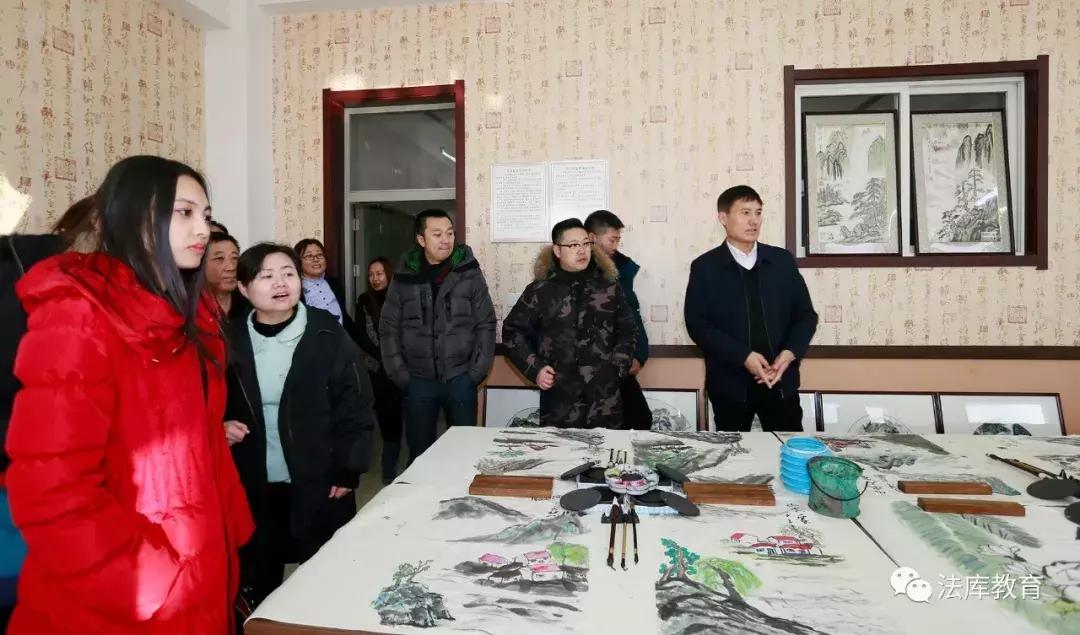 央视少儿频道联合百杰女企业家理事会赴法库开展捐资助学活动