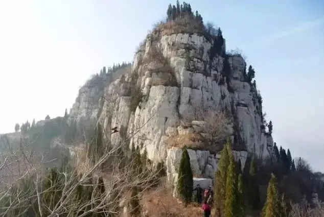 “庄户列车”要提速了慢悠悠的车厢一头连着乡愁一头连着亲情