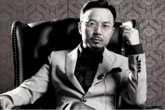 央视春晚三分钟历史回顾,央视春晚大屏幕有黑屏