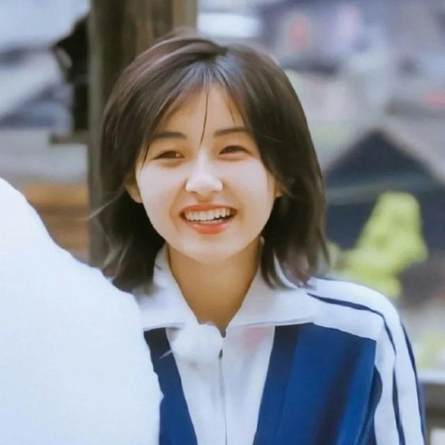 国民姐姐张子枫的成名秘史,国民妹妹张子枫5岁随母北漂