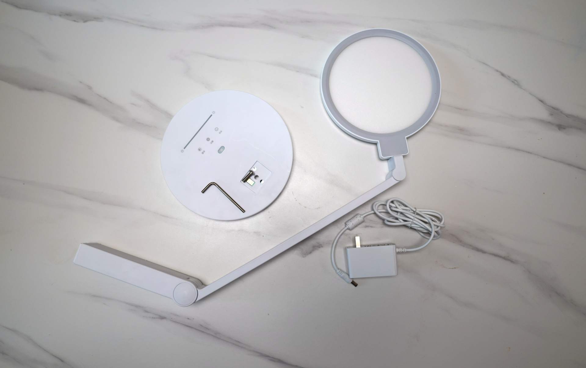 护眼台灯台式和落地款如何选,高性价比护眼台灯选择