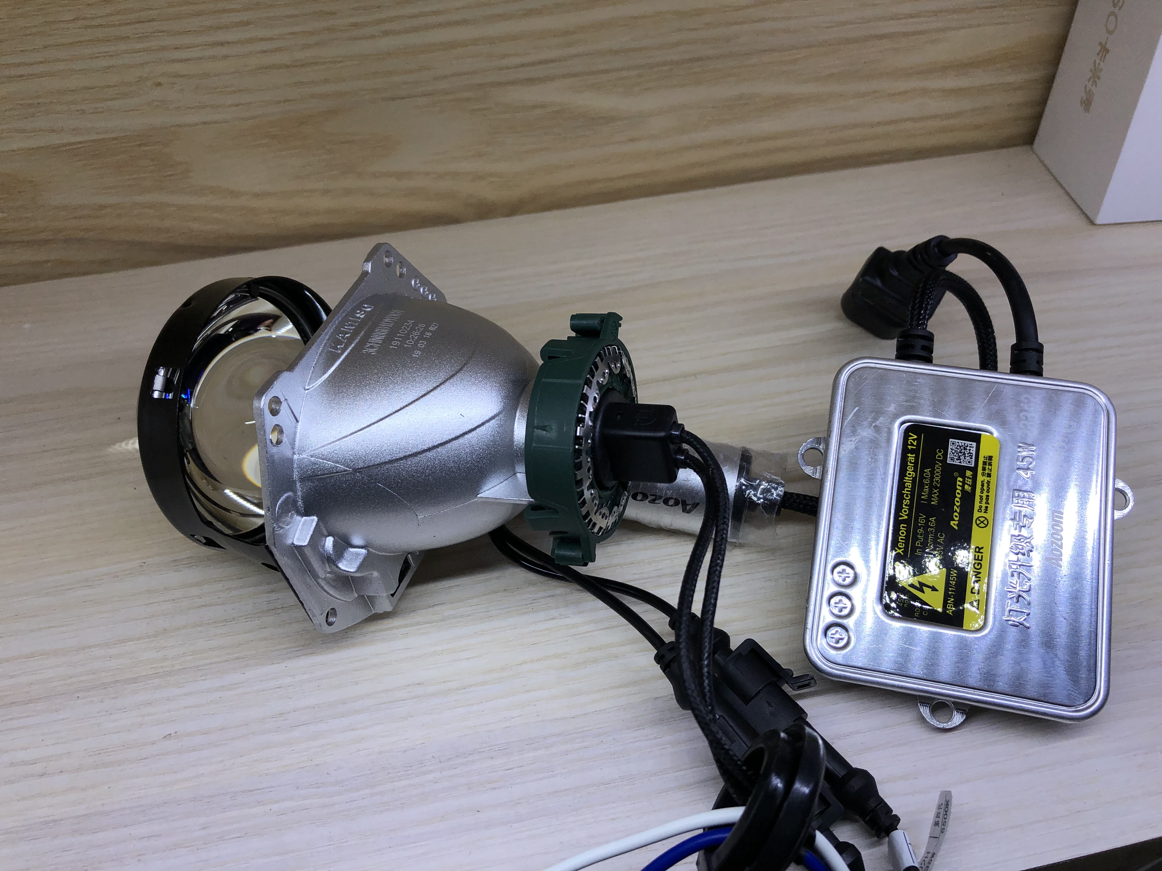 海拉五透镜适用的氙气灯,氙气灯led灯卤素灯哪个好