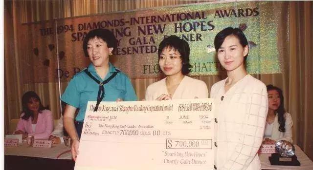 与赌王女太子同嫁一夫李嘉欣，花光每月200万生活费开始接新剧了