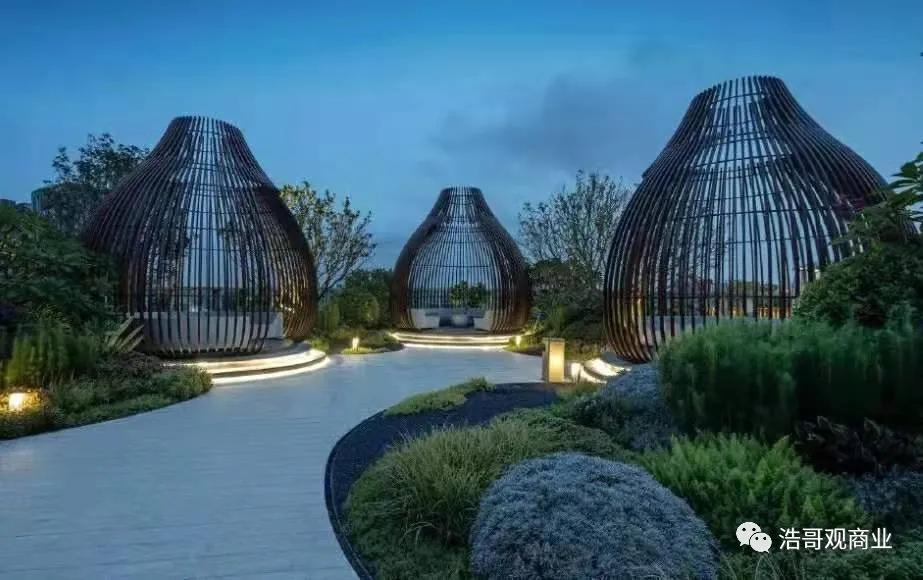 武汉在建专业足球场,武汉屋顶球场