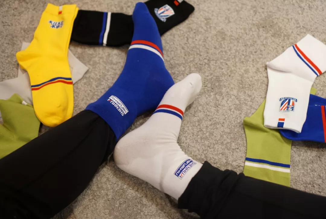 上海申花接地气鞋,上海申花足球袜