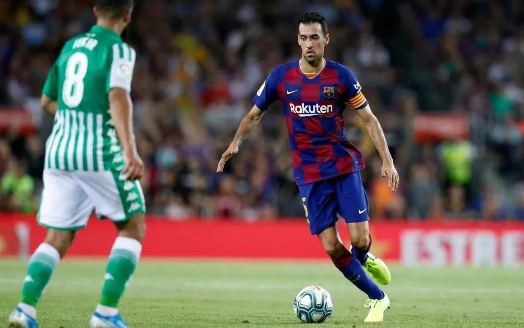 实况足球后腰罗德里数据,实况足球适合罗德里的阵型