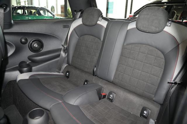 可萌可暴躁的MINIJCW，这款代步卡丁车，它到底怎么样