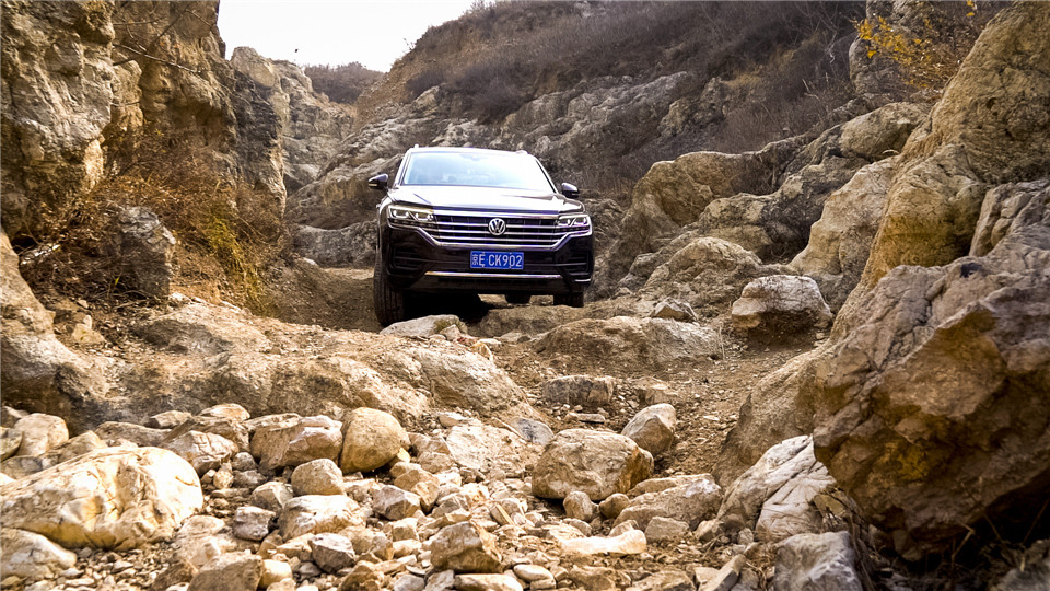 全新一代途锐对比全新一代宝马,全新大众途锐