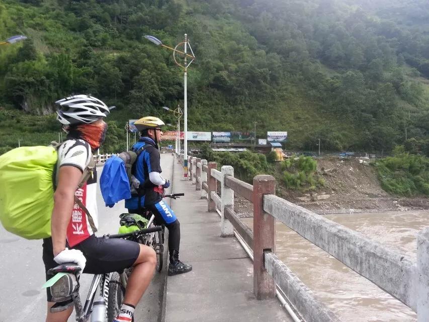 贡山到福贡几个小时,福贡到贡山有班车吗