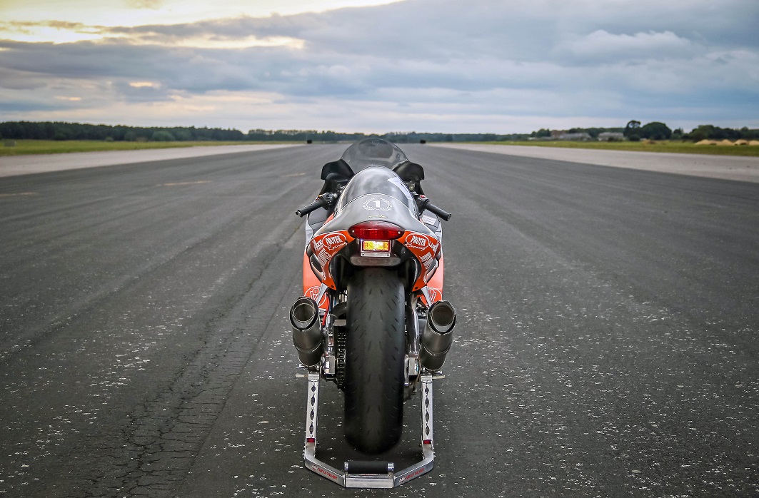 铃木隼极速400km,铃木隼高速飙车第一视角