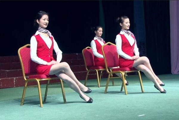 跷二郎腿骨盆倾斜可以正骨吗,跷二郎腿骨盆倾斜矫正