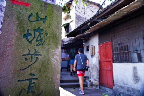 向佐郭碧婷街边偶遇,向佐郭碧婷郊外游玩照片