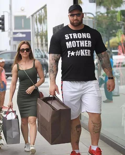 硬汉和女生最萌身高差,最萌身高差硬汉