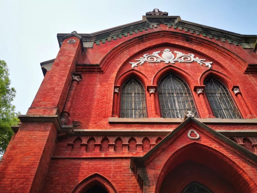 隐藏杭州红会医院内的红砖洋房，八十年前曾是贫苦百姓心中的圣地