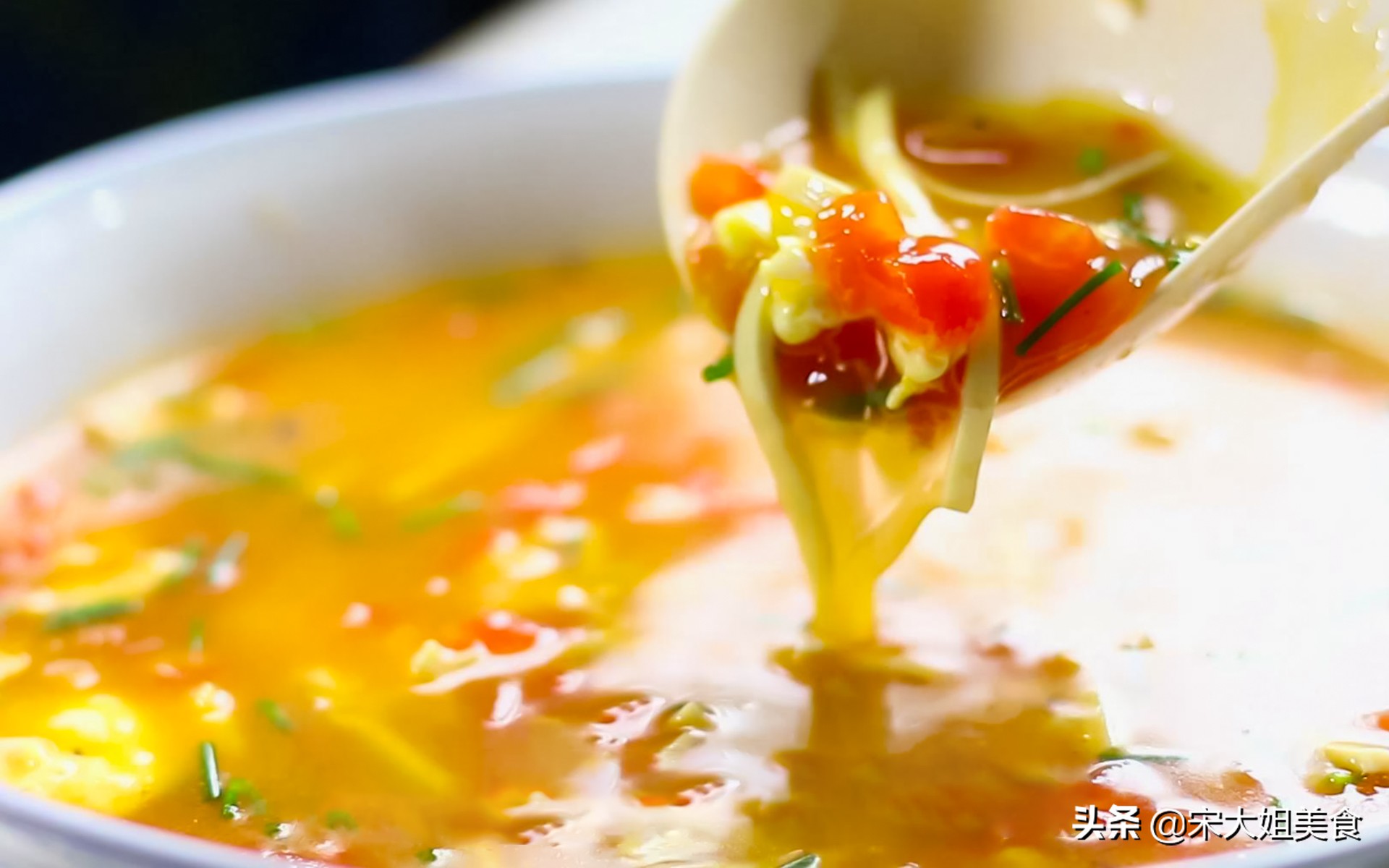 做西红柿鸡蛋汤有怪味是怎么回事,做西红柿蛋汤为啥做不出蛋花