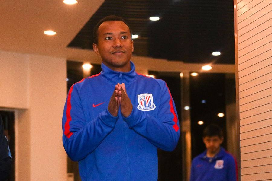 最漂亮的足球球星老婆,中国籍的混血天才足球球员