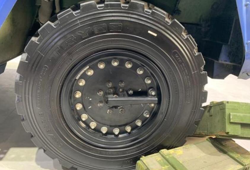 悍马h1与东风猛士谁的更好,军用车东风猛士最新款