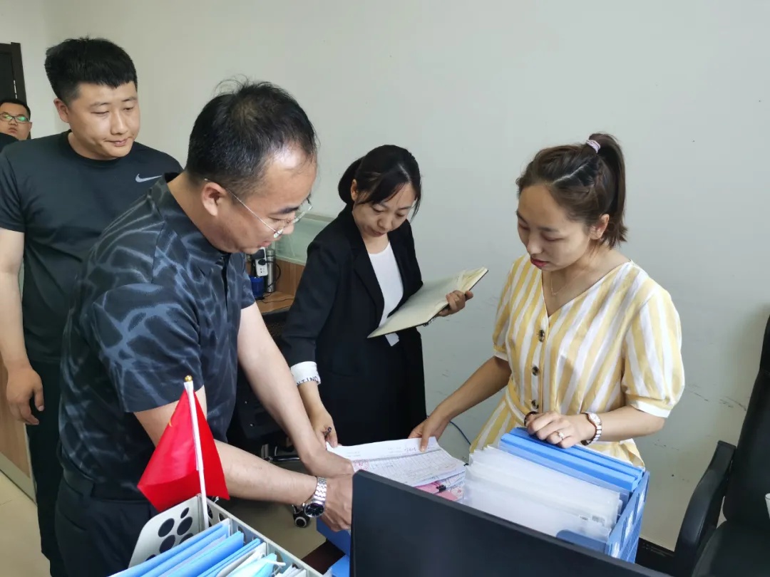 加强日常管理创建标准化党支部,争创四优四强党支部