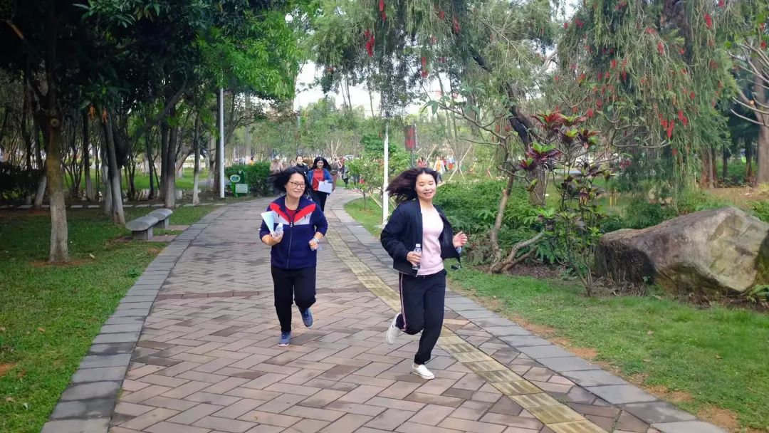 番禺｜昨天，桥南“半边天”比久违的阳光更有活力！