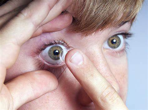 偶尔戴隐形眼镜选择哪种,隐形眼镜选择含水量多少合适