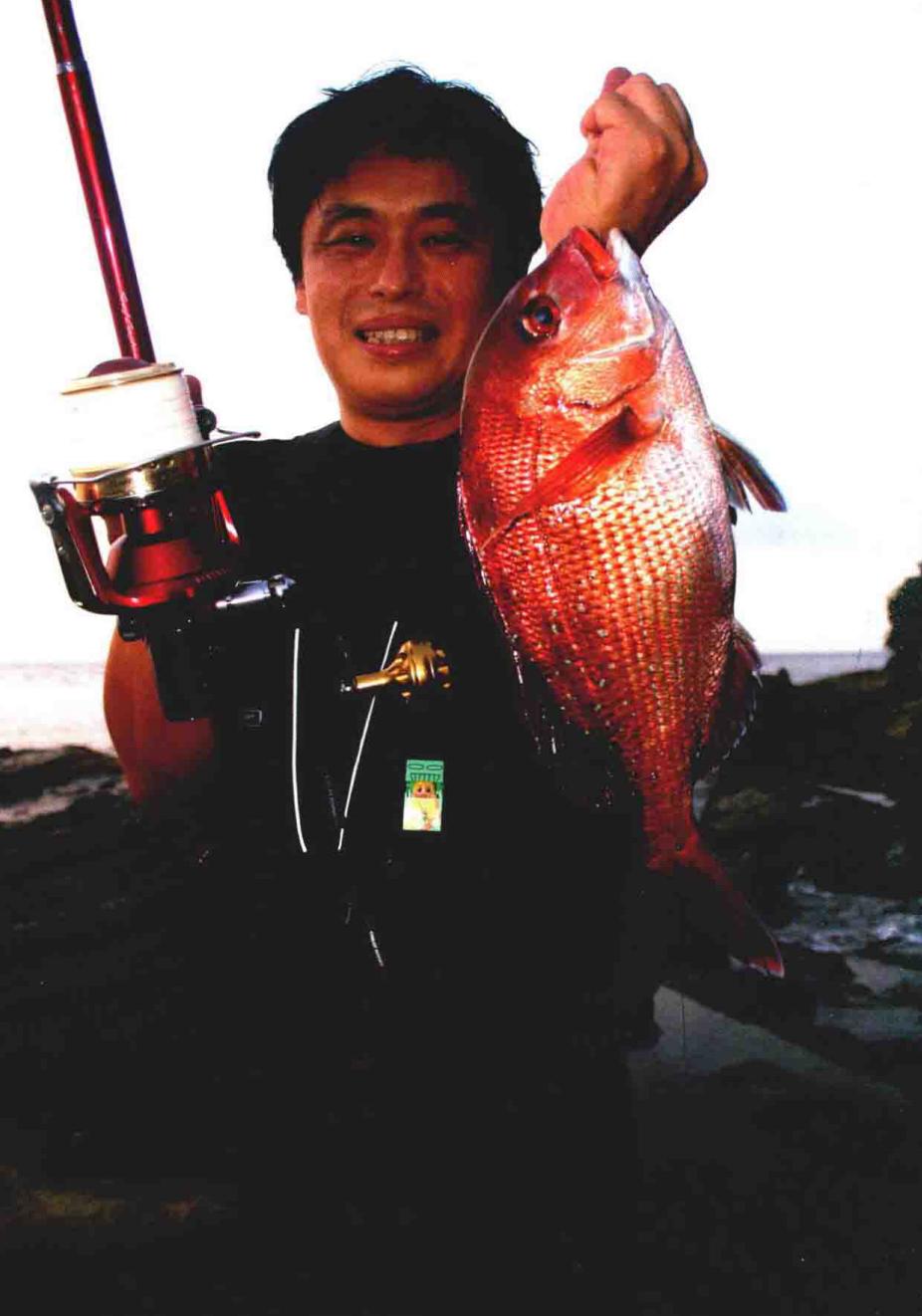 「日本专业海钓入门投钓书籍」熟练钓友投钓钓点海礁