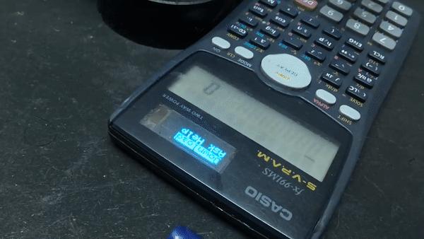 现实版天才枪手！印度小伙花158元改计算器“作弊”，能连谷歌